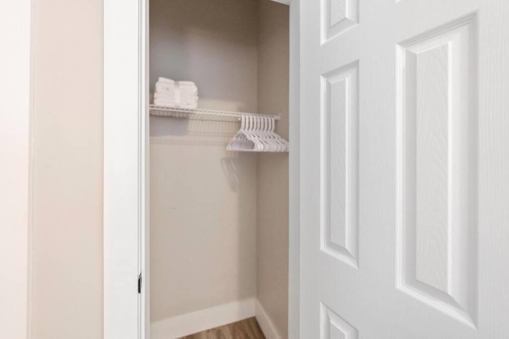 Brand New Cozy Modern Bungalow W/Hot Tub+Movieroom 7 Min From Uptown Charlotte Exterior photo